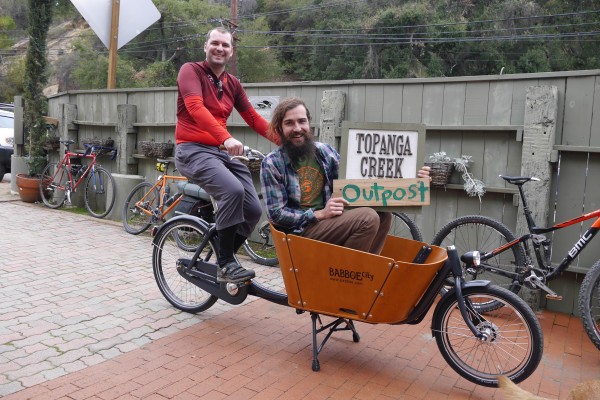 Chase picked up his cargo bike (Babboe) and is ready for just about anything apparently. Immediately a fun bike. 