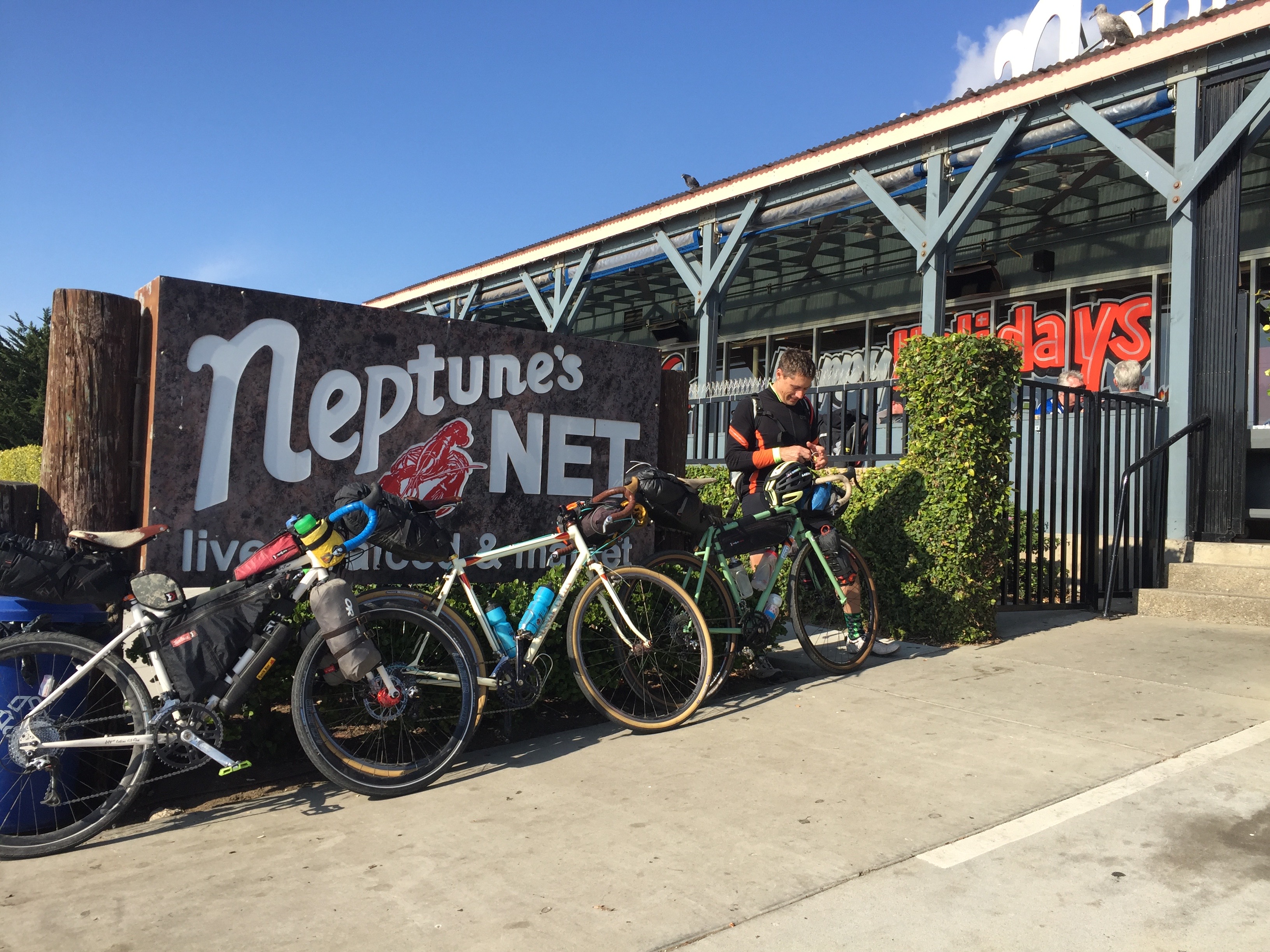 We met up with Carrie at Neptune's Net for lunch. 