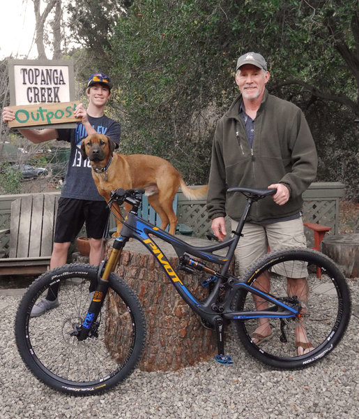 The greatest Christmas gift for one self - Lou picks up a carbon Pivot Mach 6