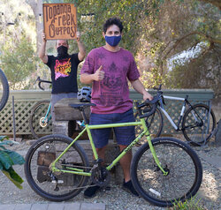 Johnny gives it a thumbs-up for his new Surly Disc Trucker