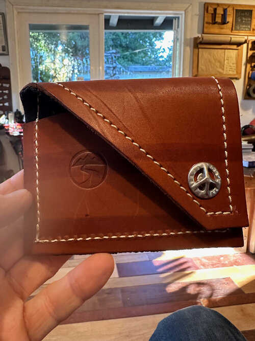 Single-snap wallet - simple and styish