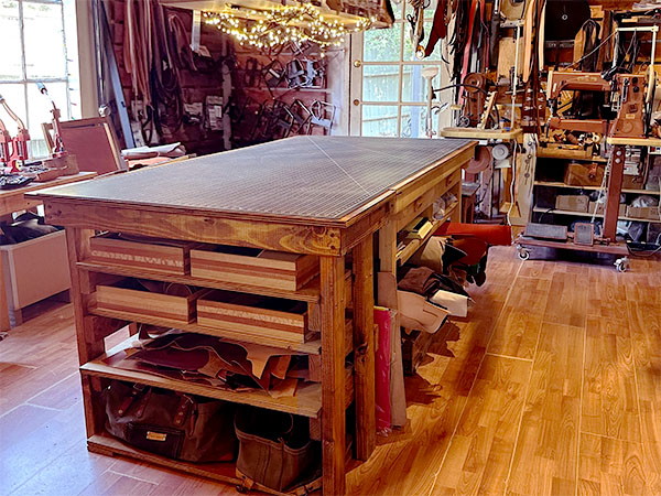Shop studio