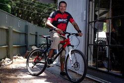 Ruben picks up his awesome carbon BMC Team Elite