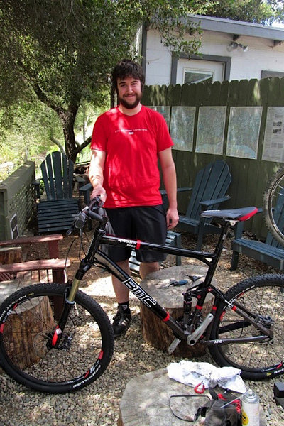 Hunter picks up one of the last XL BMC Speedfox for his roommate