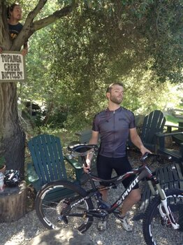 Mike's new bike is pure perfection - custom Pivot Mach 57 Carbon with custom ENVE wheelset, XX1 drivetrain, Thomson carbon bar, and a BOS fork