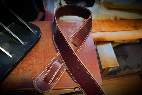 Rogue Journeymen guitar strap in rich brown