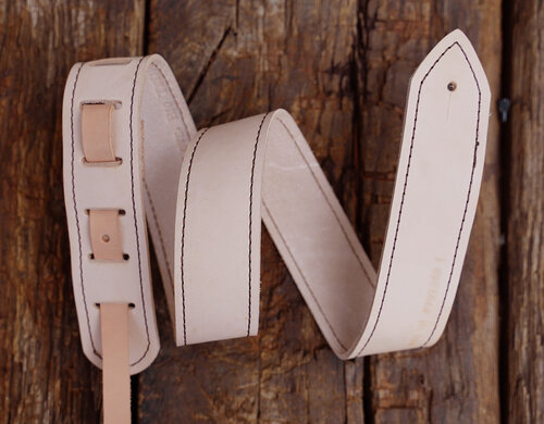 Rogue Journeymen guitar strap in natural tan