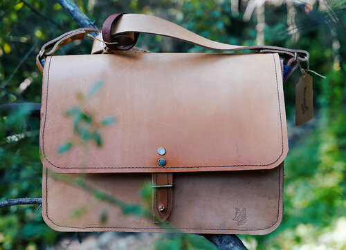 Rogue Journeymen messenger bag in veg tan