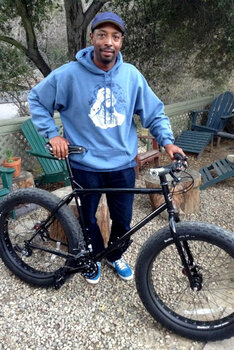 Teule's birthday present - awesome Pugsley with Brooks Swift saddle
