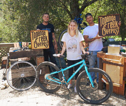 Another Surly Bridge Club leaving the shop