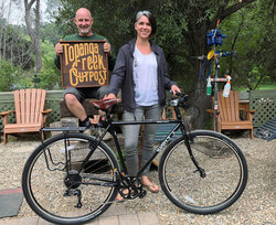 This surly Flat Bar Cross Check with brown Brooks Saddle looks fantastic