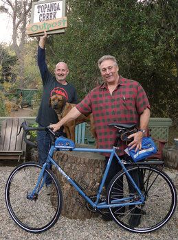 Scott replaces his Long Haul Trucker with this beautiful blue Disc Trucker