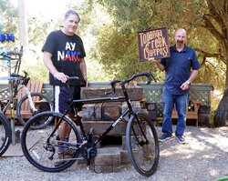 Bob gets a Disc Trucker in black