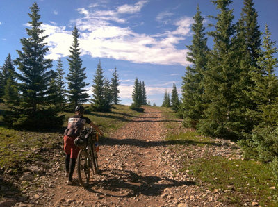 Jay of Topanga Creek Outpost racing the Tour Divide 2016