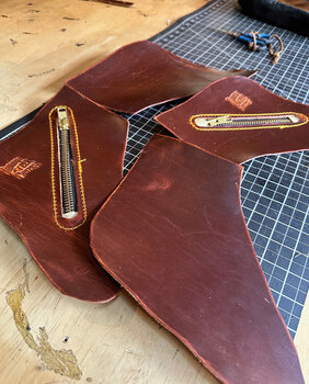 Making of the wheelchair leather accessory bag